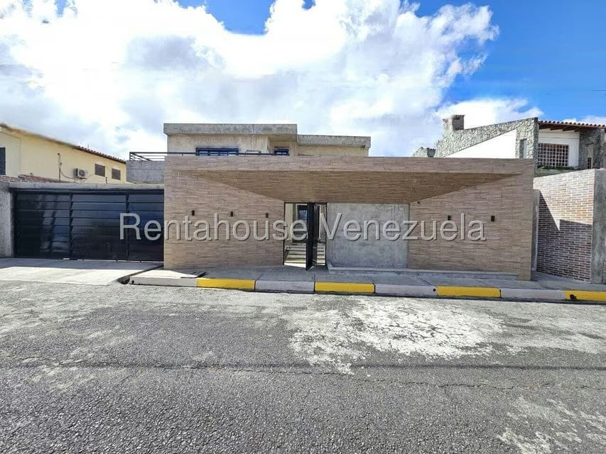 Casa (Multipes Niveles) en Venta en Colinas de Carrizal, Miranda - 2