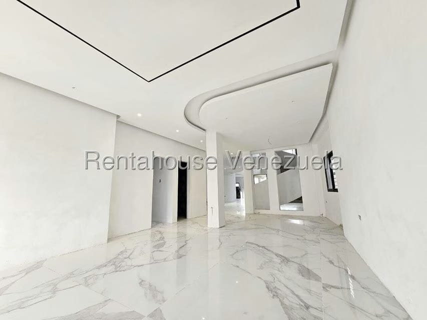 Casa (Multipes Niveles) en Venta en Colinas de Carrizal, Miranda - 11