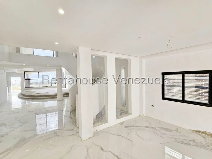 Casa (Multipes Niveles) en Venta en Colinas de Carrizal, Miranda - 13