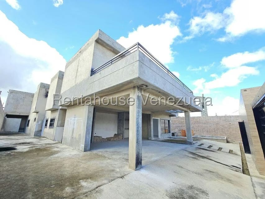 Casa (Multipes Niveles) en Venta en Colinas de Carrizal, Miranda - 3