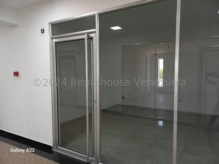 Comercial (Local Comercial) en Alquiler en La 'L', Zulia - 3
