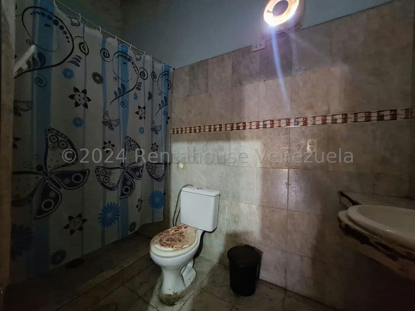Casa (Multipes Niveles) en Venta en Lourdes, Aragua - 11