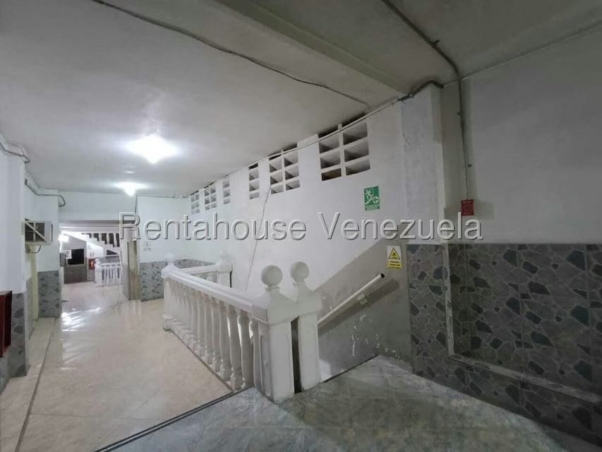 Comercial (Edificio) en Venta en Zona Centro, Aragua - 25