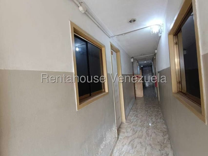 Comercial (Edificio) en Venta en Zona Centro, Aragua - 28