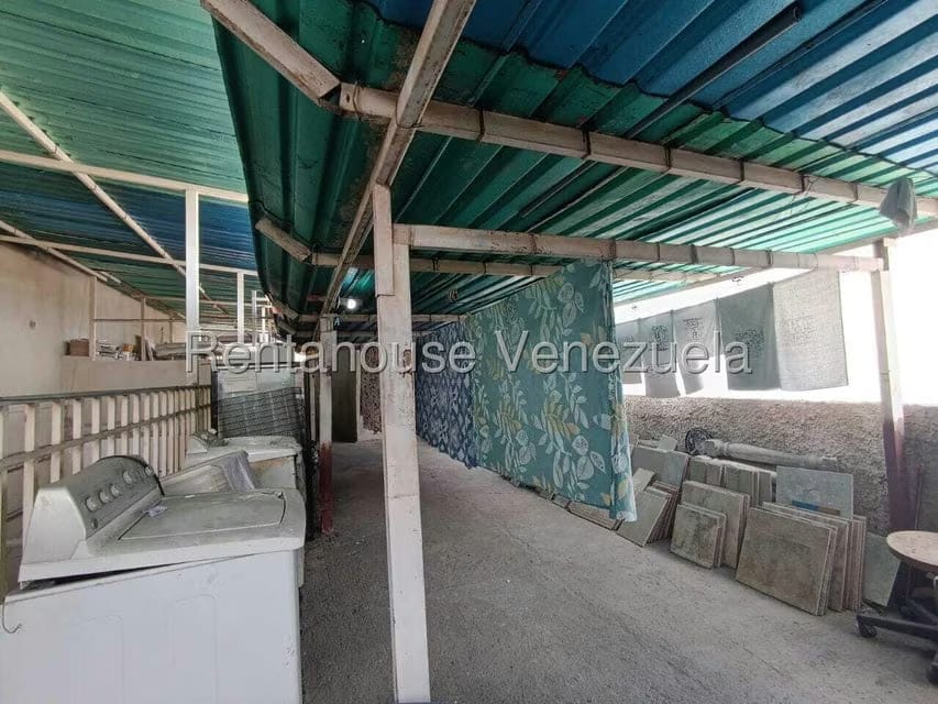 Comercial (Edificio) en Venta en Zona Centro, Aragua - 33