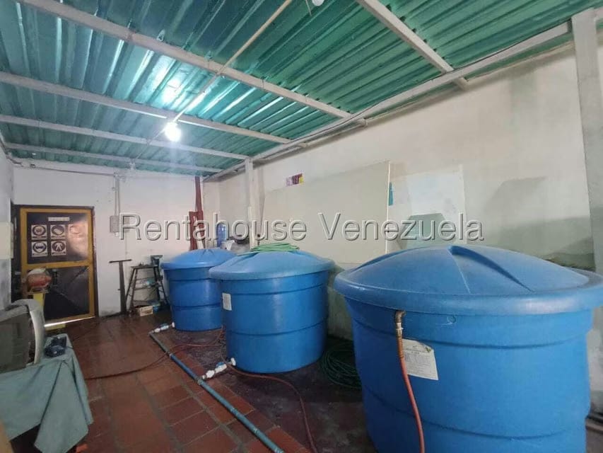 Comercial (Edificio) en Venta en Zona Centro, Aragua - 37