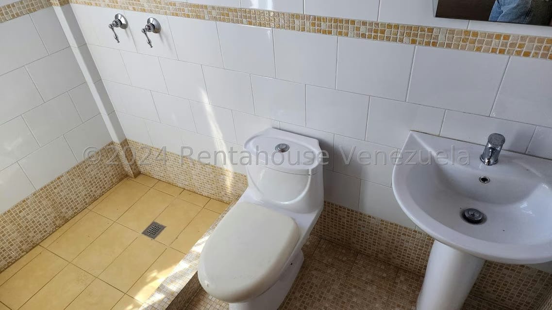 Casa (1 Nivel) en Venta en Colinas de Santa Monica, Distrito Metropolitano - 10