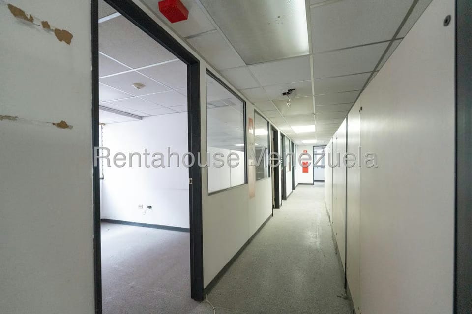 Comercial (Edificio) en Venta en La Urbina, Distrito Metropolitano - 14