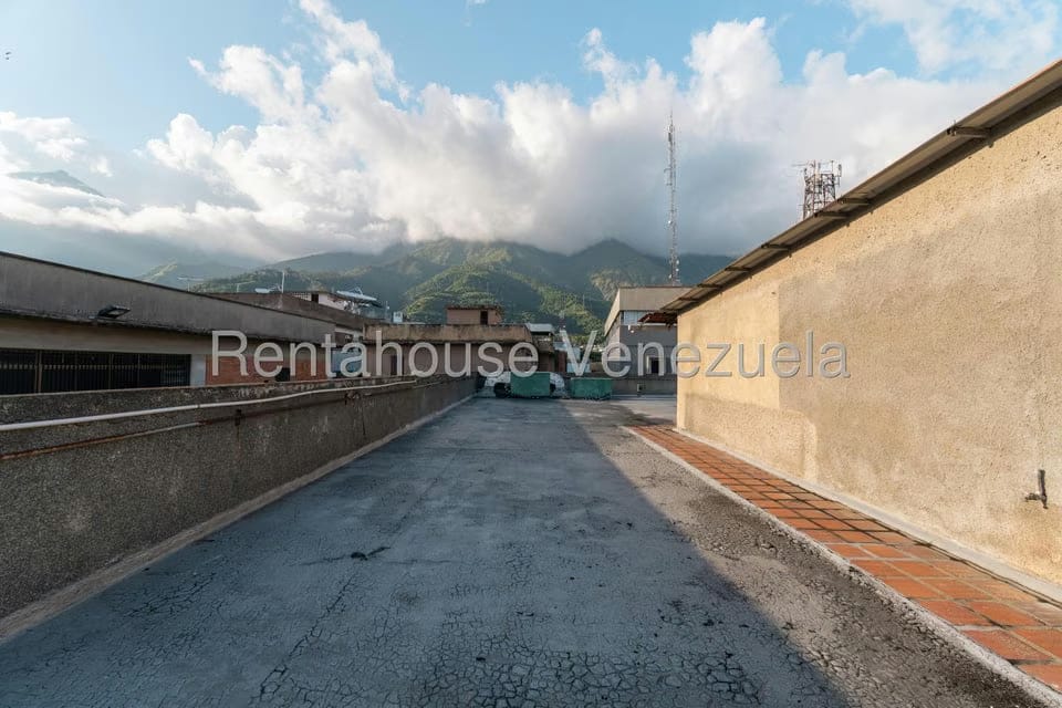 Comercial (Edificio) en Venta en La Urbina, Distrito Metropolitano - 35