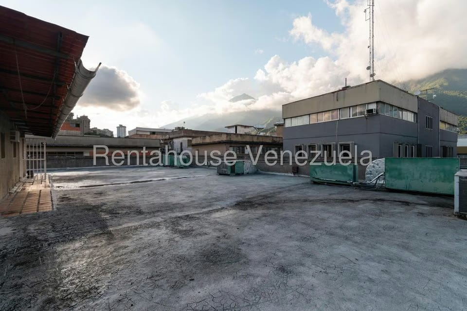 Comercial (Edificio) en Venta en La Urbina, Distrito Metropolitano - 39
