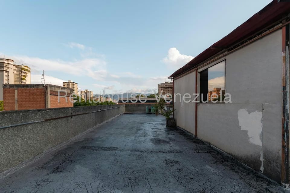 Comercial (Edificio) en Venta en La Urbina, Distrito Metropolitano - 40