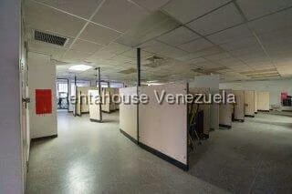 Comercial (Edificio) en Venta en La Urbina, Distrito Metropolitano - 9
