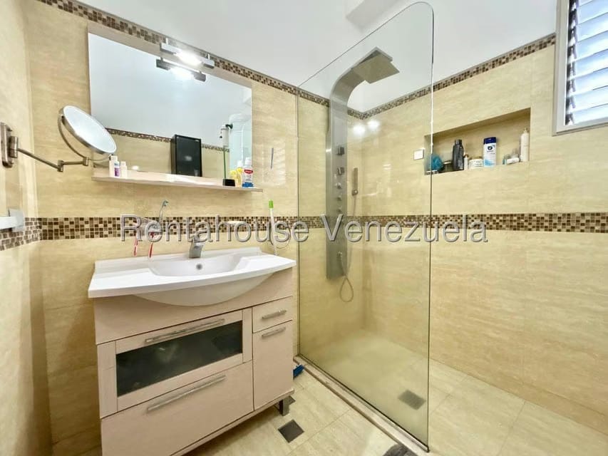 Apartamento (1 Nivel) en Alquiler en Santa Eduvigis, Distrito Metropolitano - 11