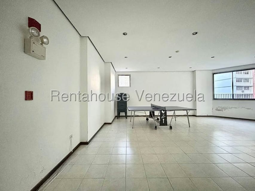 Apartamento (1 Nivel) en Alquiler en Santa Eduvigis, Distrito Metropolitano - 13