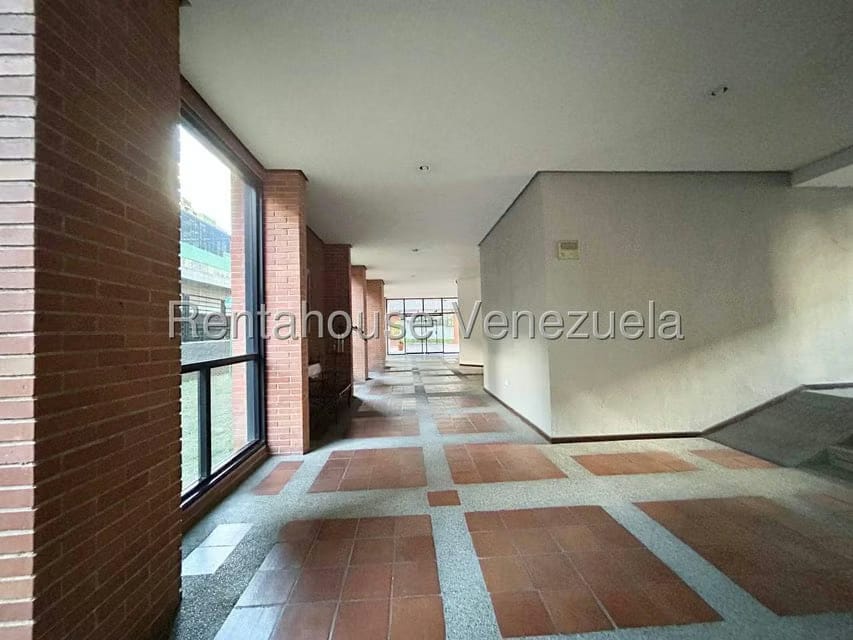 Apartamento (1 Nivel) en Alquiler en Santa Eduvigis, Distrito Metropolitano - 17