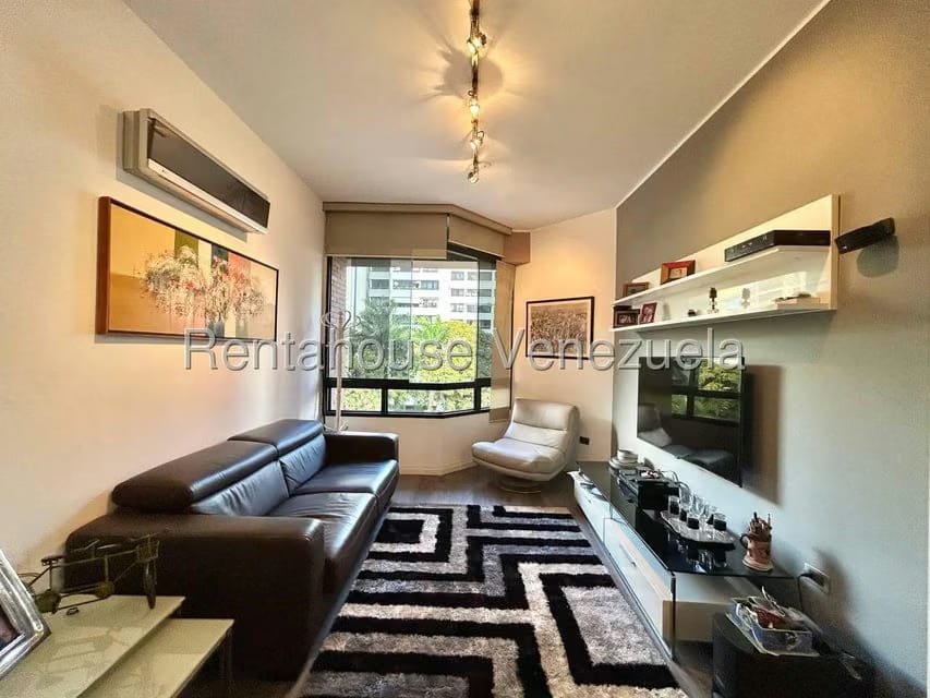 Apartamento (1 Nivel) en Alquiler en Santa Eduvigis, Distrito Metropolitano - 3