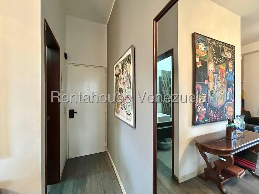 Apartamento (1 Nivel) en Alquiler en Santa Eduvigis, Distrito Metropolitano - 5