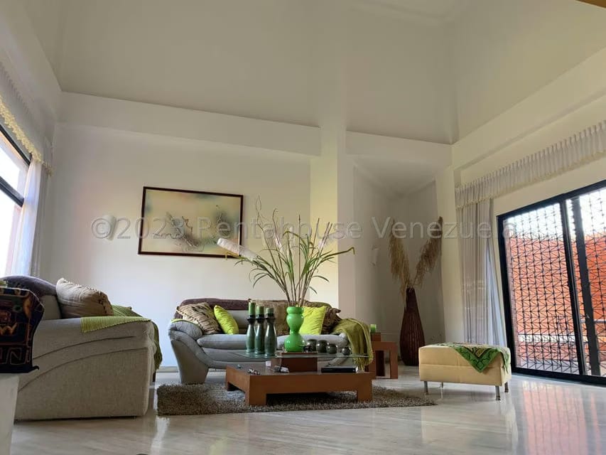 Townhouse (Multiples Niveles) en Venta en Miranda, Distrito Metropolitano - 4