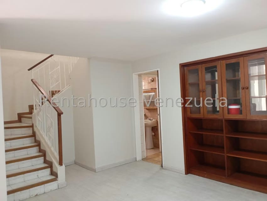 Casa (Duplex) en Venta en Los Dos Caminos, Distrito Metropolitano - 11
