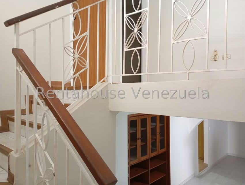 Casa (Duplex) en Venta en Los Dos Caminos, Distrito Metropolitano - 15