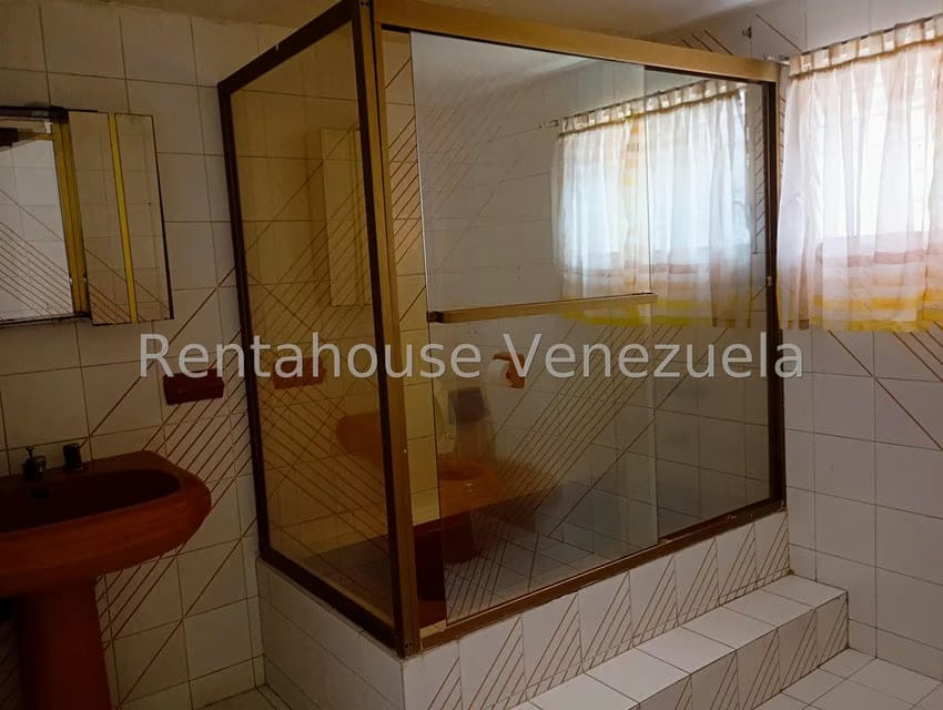 Casa (Duplex) en Venta en Los Dos Caminos, Distrito Metropolitano - 18