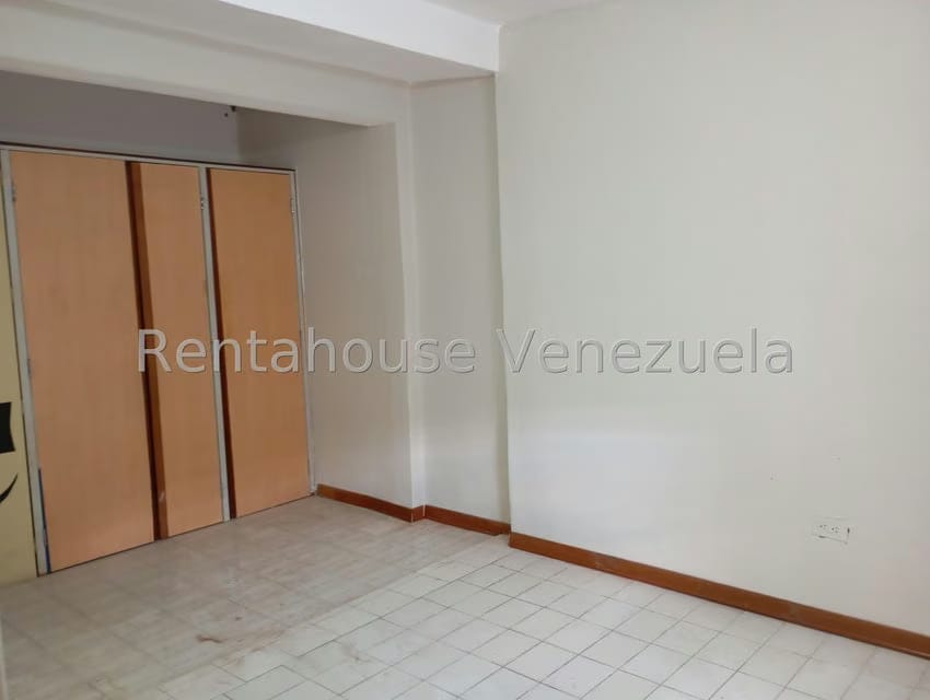 Casa (Duplex) en Venta en Los Dos Caminos, Distrito Metropolitano - 27