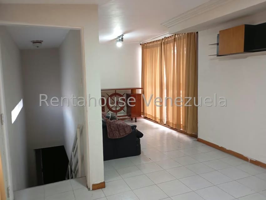 Casa (Duplex) en Venta en Los Dos Caminos, Distrito Metropolitano - 31
