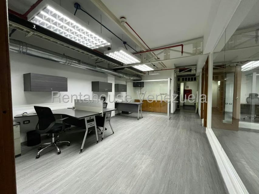 Comercial (Oficina) en Alquiler en La Campiña, Distrito Metropolitano - 2