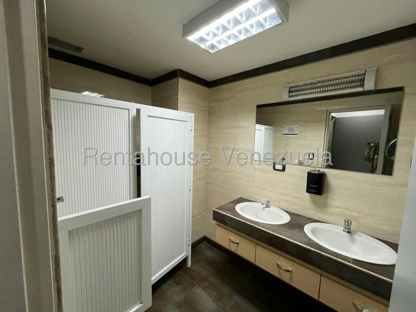 Comercial (Oficina) en Alquiler en La Campiña, Distrito Metropolitano - 13