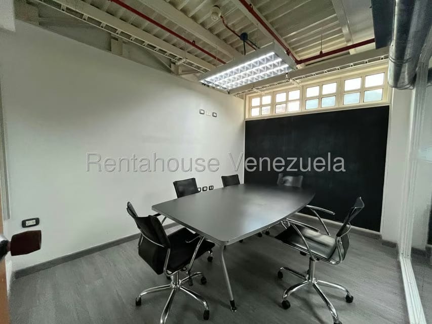Comercial (Oficina) en Alquiler en La Campiña, Distrito Metropolitano - 4