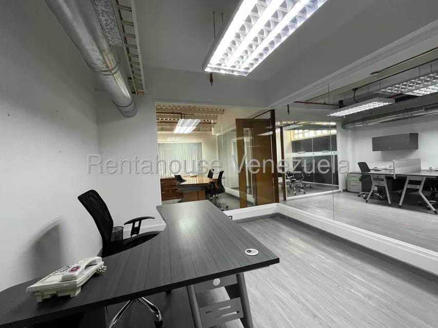 Comercial (Oficina) en Alquiler en La Campiña, Distrito Metropolitano - 9