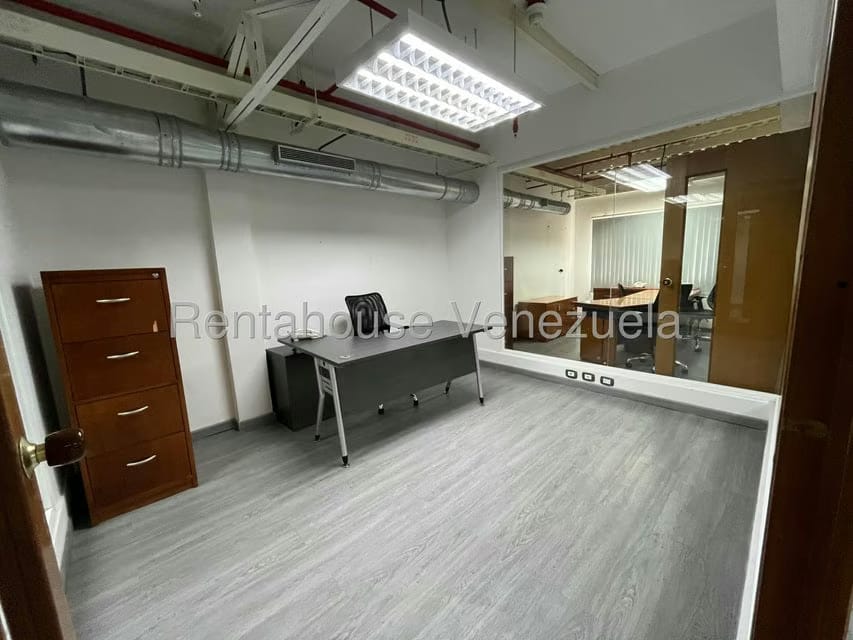 Comercial (Oficina) en Alquiler en La Campiña, Distrito Metropolitano - 10
