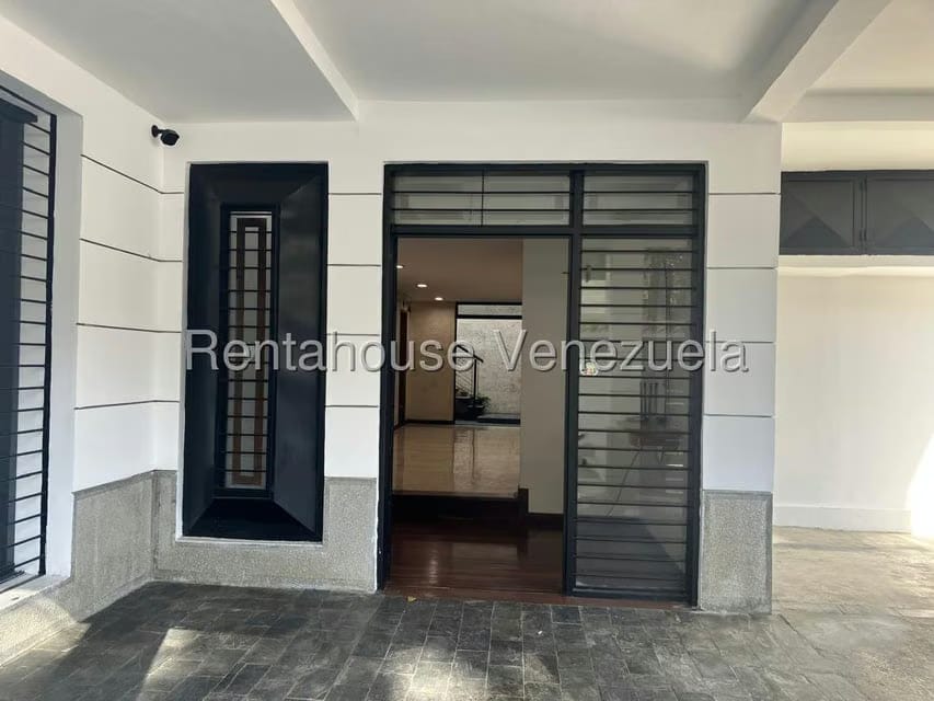 Casa (Duplex) en Venta en Colinas de Bello Monte, Distrito Metropolitano - 2