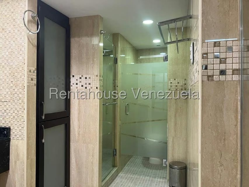 Casa (Duplex) en Venta en Colinas de Bello Monte, Distrito Metropolitano - 24