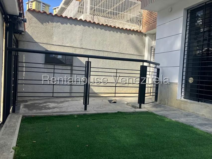 Casa (Duplex) en Venta en Colinas de Bello Monte, Distrito Metropolitano - 4