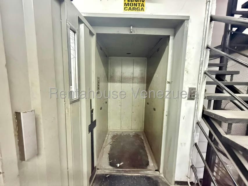 Comercial (Local Comercial) en Venta en Parroquia La Candelaria, Distrito Metropolitano - 16