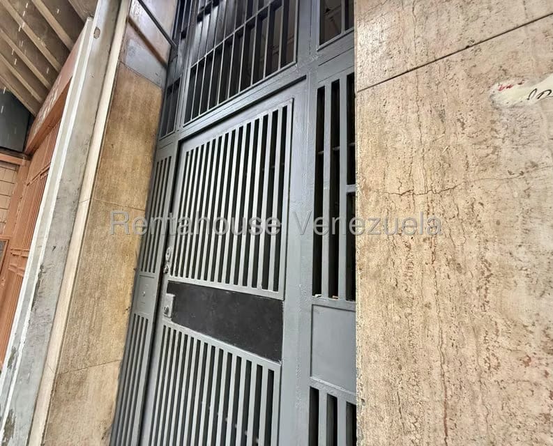 Comercial (Local Comercial) en Venta en Parroquia La Candelaria, Distrito Metropolitano - 3