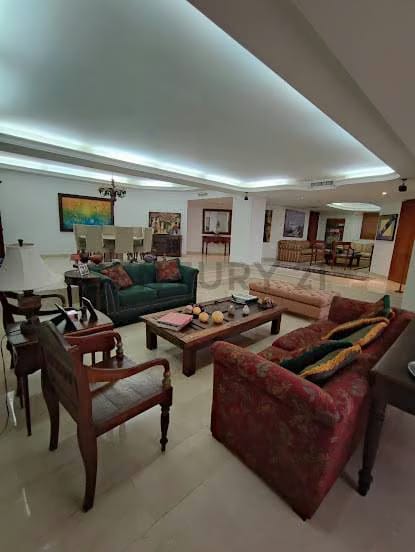 Se alquila apartamento en Edificio Belvedere, un apartamento por piso - 12