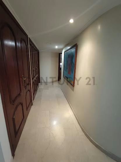 Se alquila apartamento en Edificio Belvedere, un apartamento por piso - 13