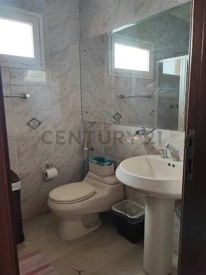 Se alquila apartamento en Edificio Belvedere, un apartamento por piso - 16