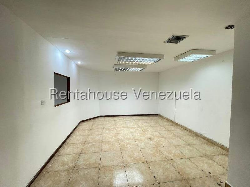 Comercial (Local Comercial) en Alquiler en Avenida Bolivar, Aragua - 3