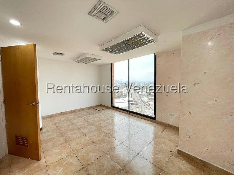 Comercial (Local Comercial) en Alquiler en Avenida Bolivar, Aragua - 8