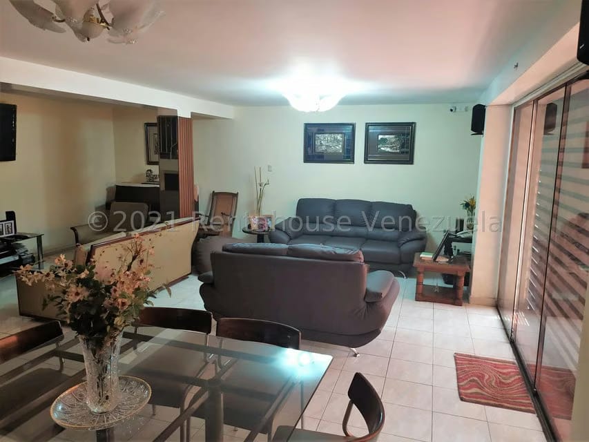 Casa (Duplex) en Venta en La Trinidad, Distrito Metropolitano - 3