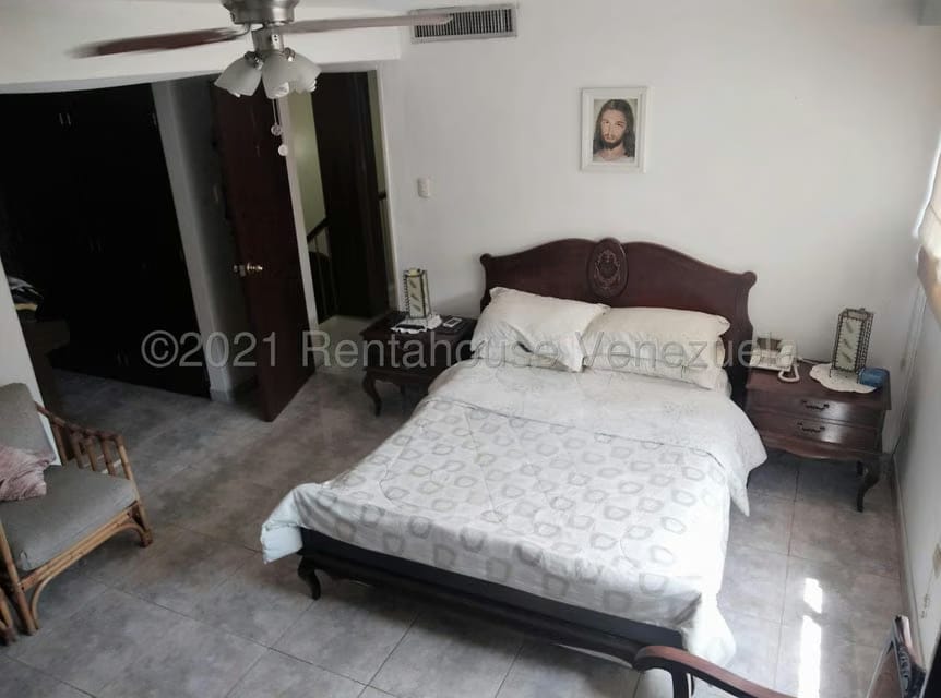 Casa (Duplex) en Venta en La Trinidad, Distrito Metropolitano - 9