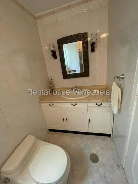 Apartamento (1 Nivel) en Venta en Chuao, Distrito Metropolitano - 27