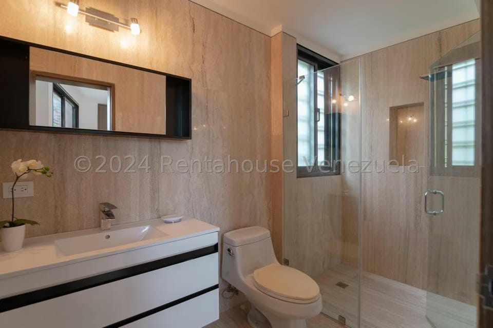 Townhouse (Multiples Niveles) en Venta en La Trinidad, Distrito Metropolitano - 14