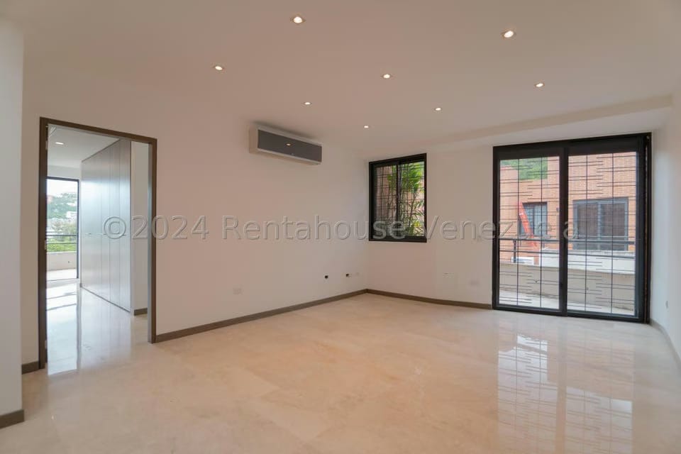 Townhouse (Multiples Niveles) en Venta en La Trinidad, Distrito Metropolitano - 17