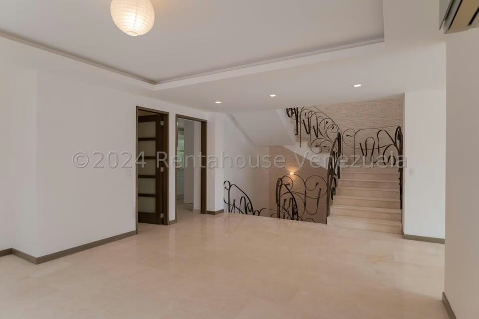 Townhouse (Multiples Niveles) en Venta en La Trinidad, Distrito Metropolitano - 47
