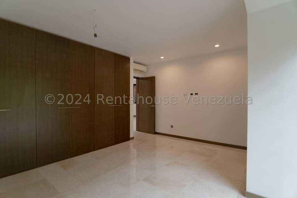 Townhouse (Multiples Niveles) en Venta en La Trinidad, Distrito Metropolitano - 9