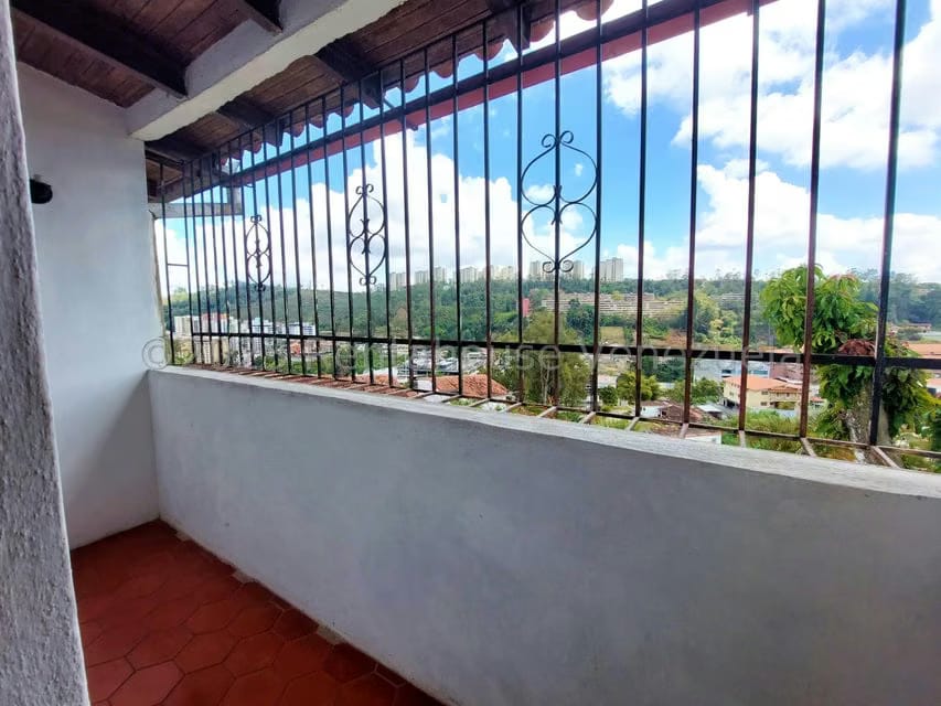 Casa (Colonial) en Venta en La Rosaleda, Miranda - 39